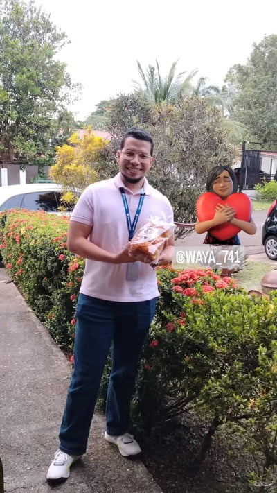 Cliente homrbe de Cachete de Chola